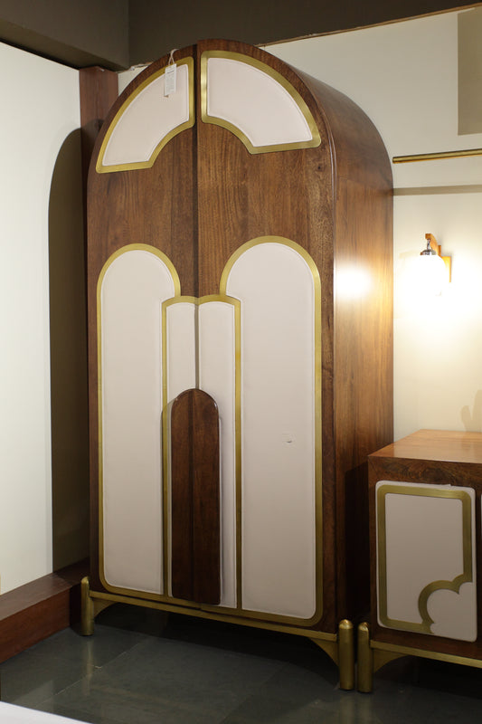 Luxream - Almirah & Side Table